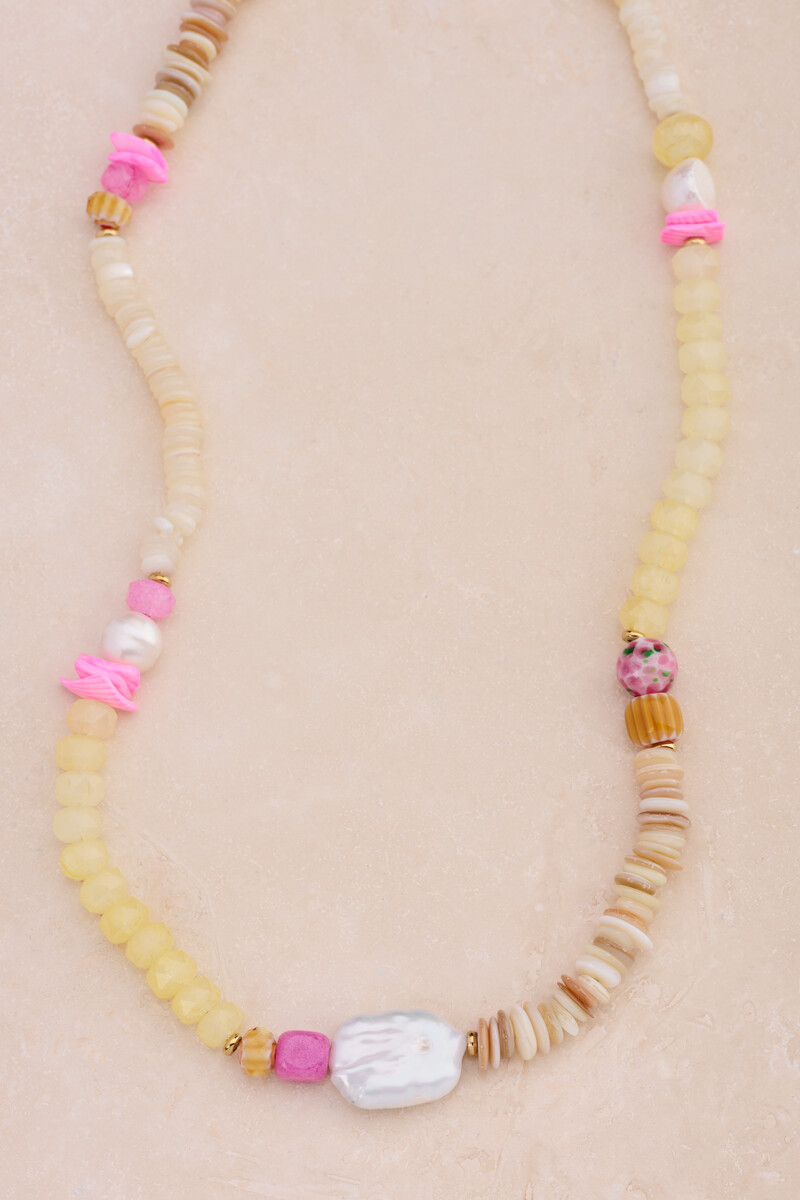 Light yellow necklace with beads and freshwater pearl | My Jewellery