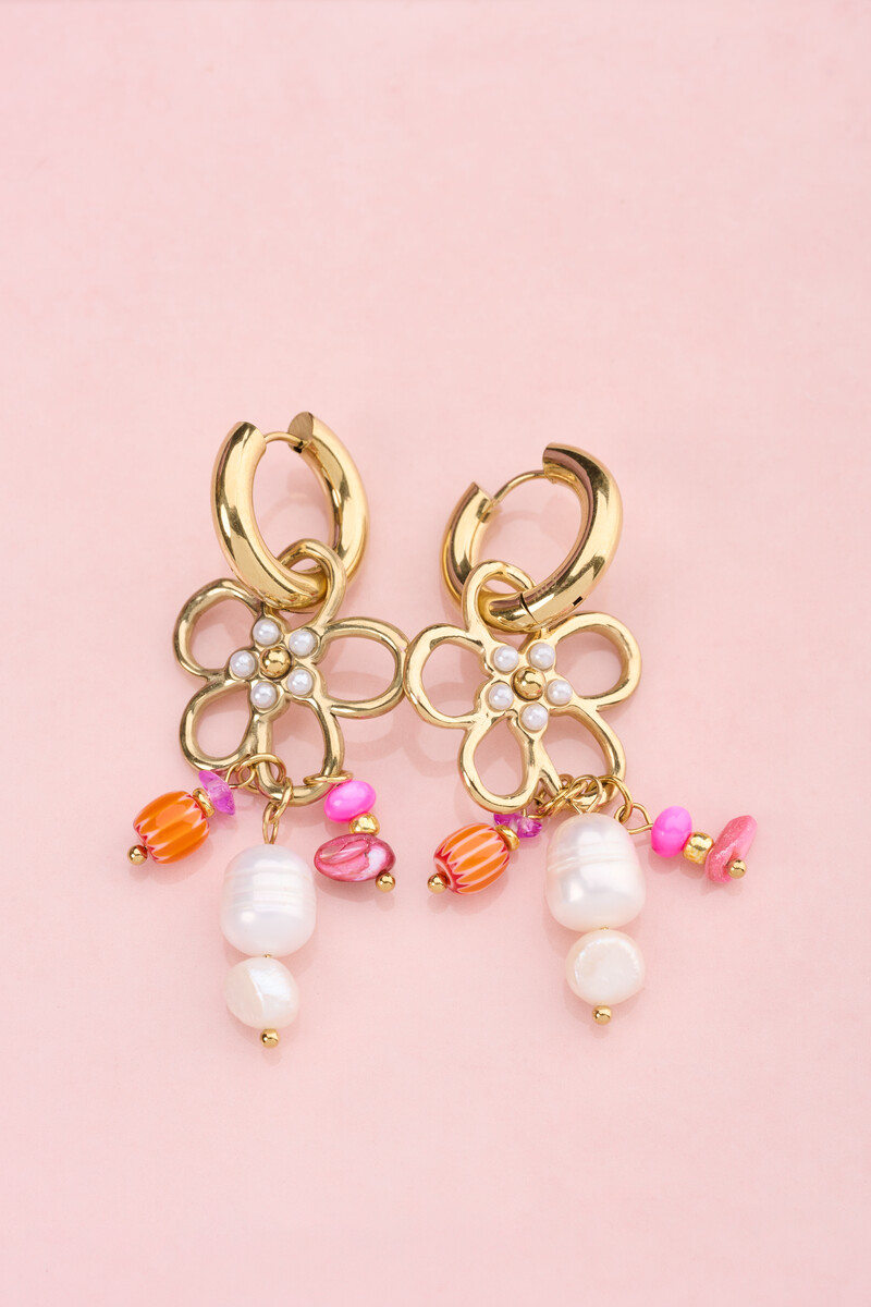 Hoop earrings with open flowers and faux pearls | My Jewellery