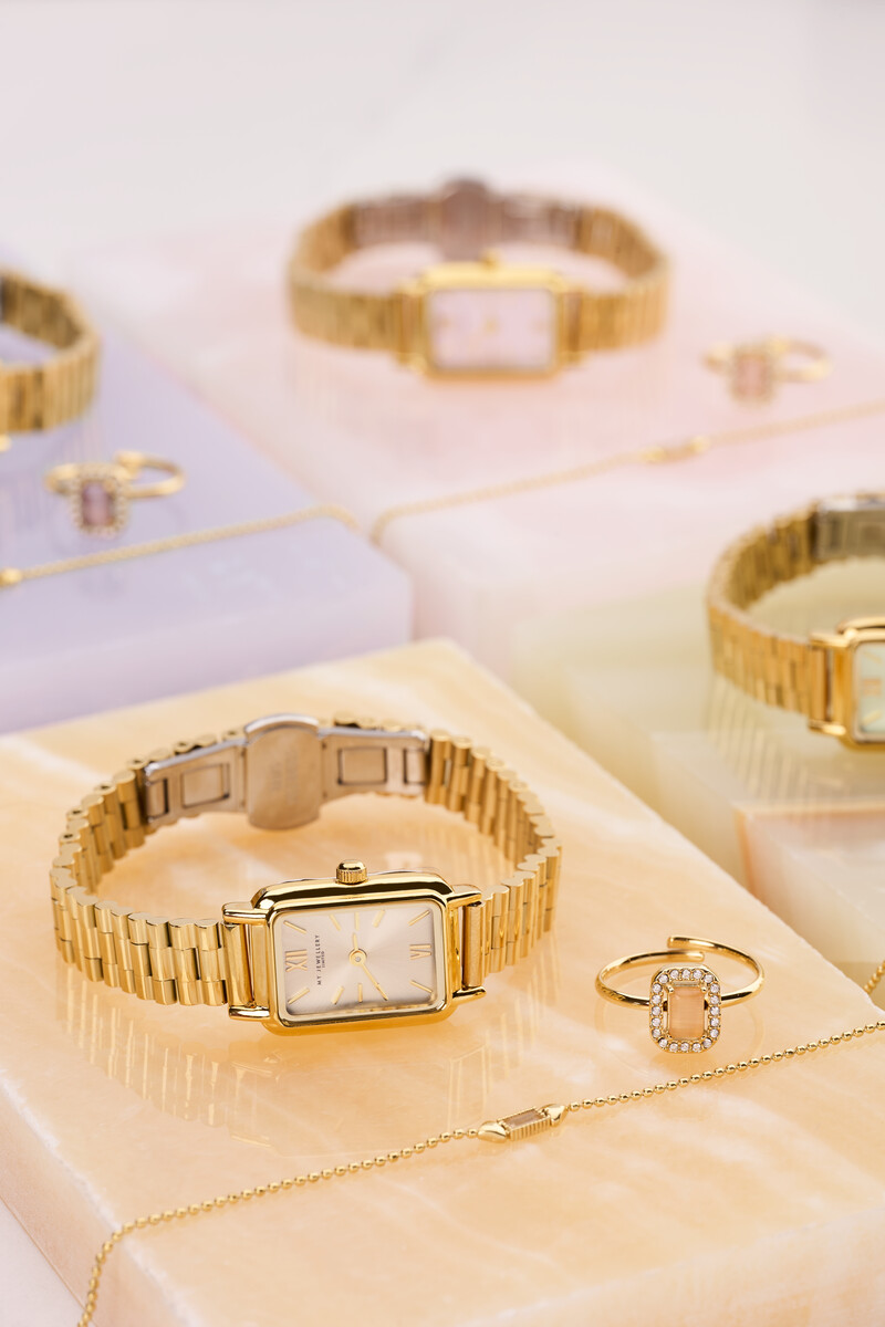 Square watch with beige dial | My Jewellery