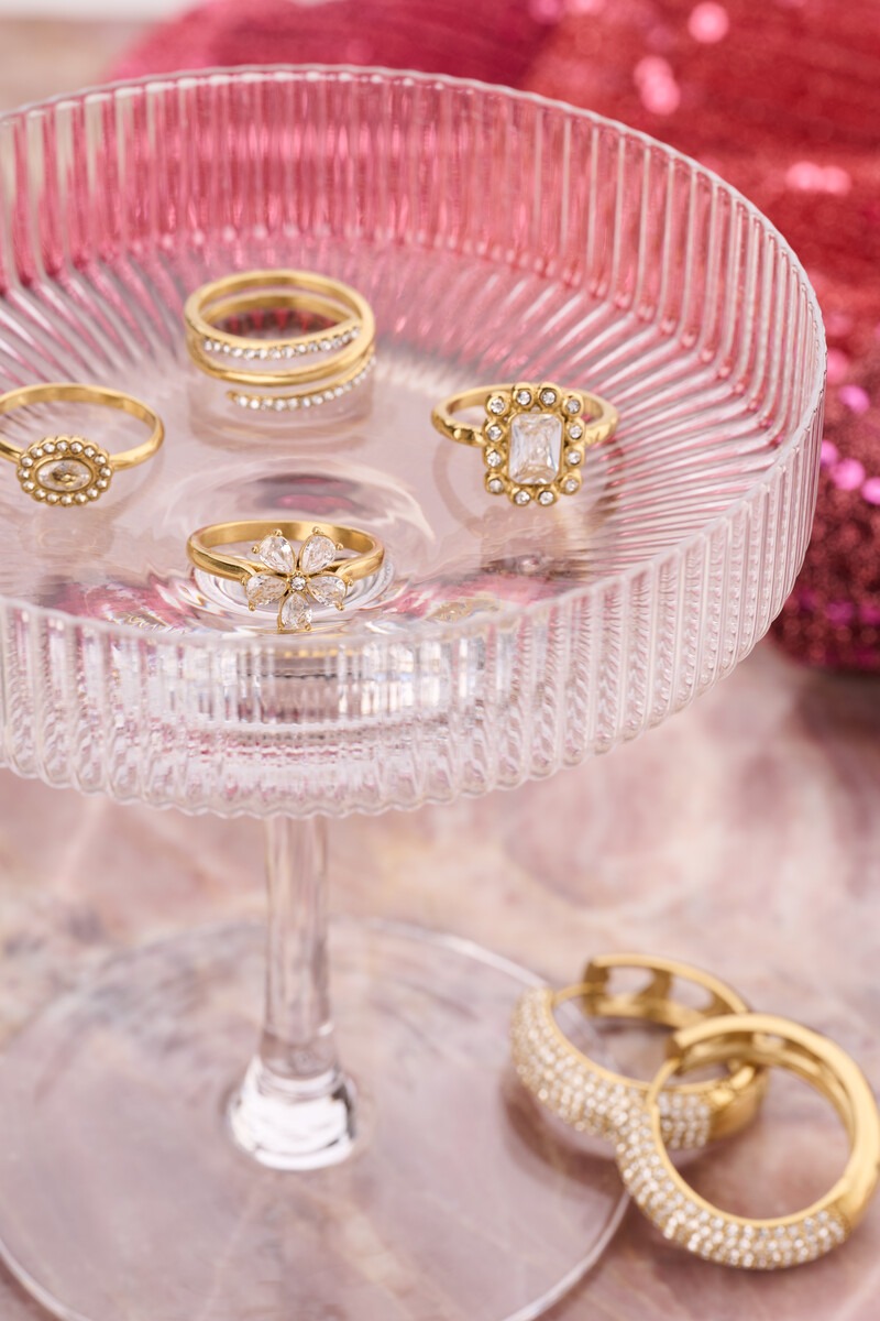 Magical oval ring with rhinestones | My Jewellery