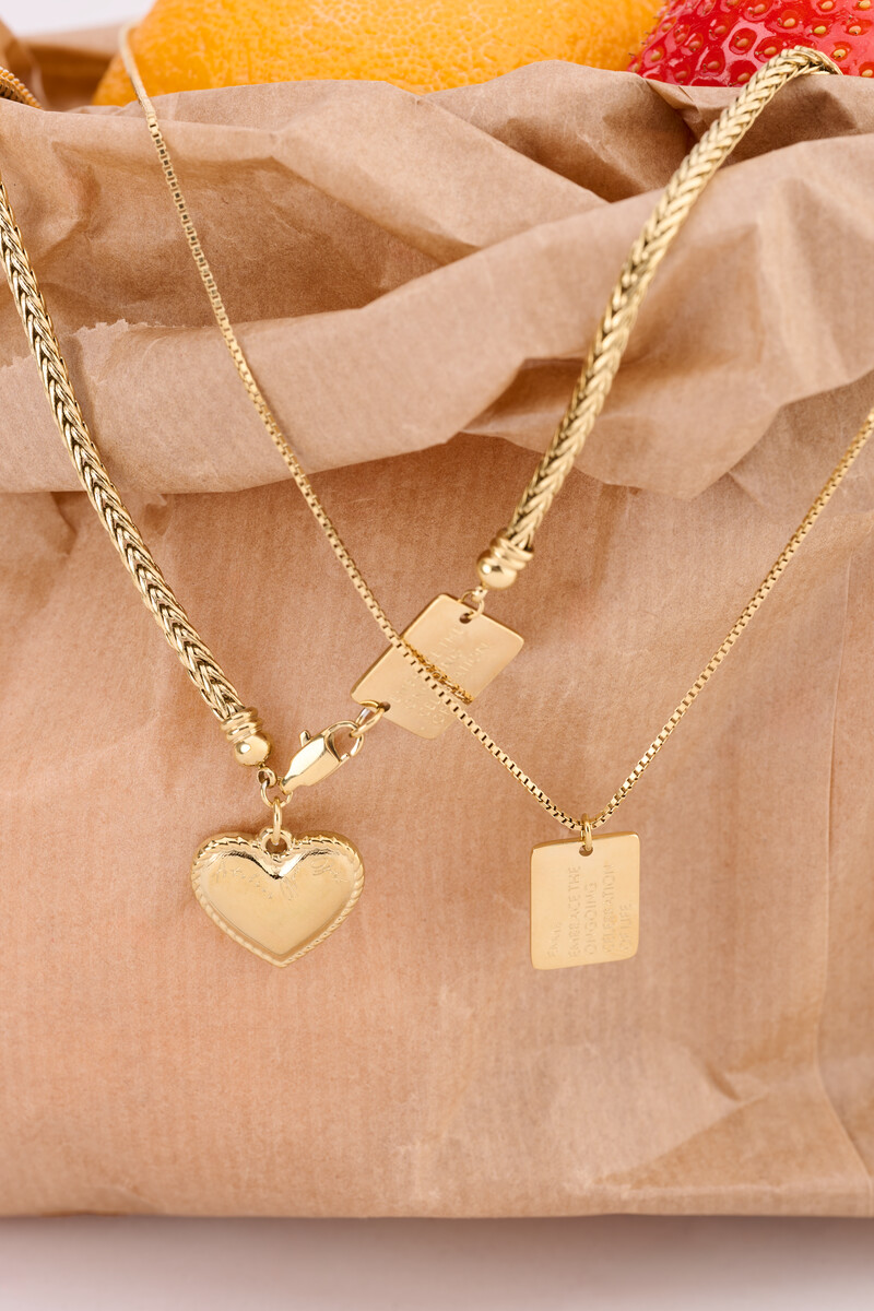 Bold chain necklace with heart-shaped charm | My Jewellery