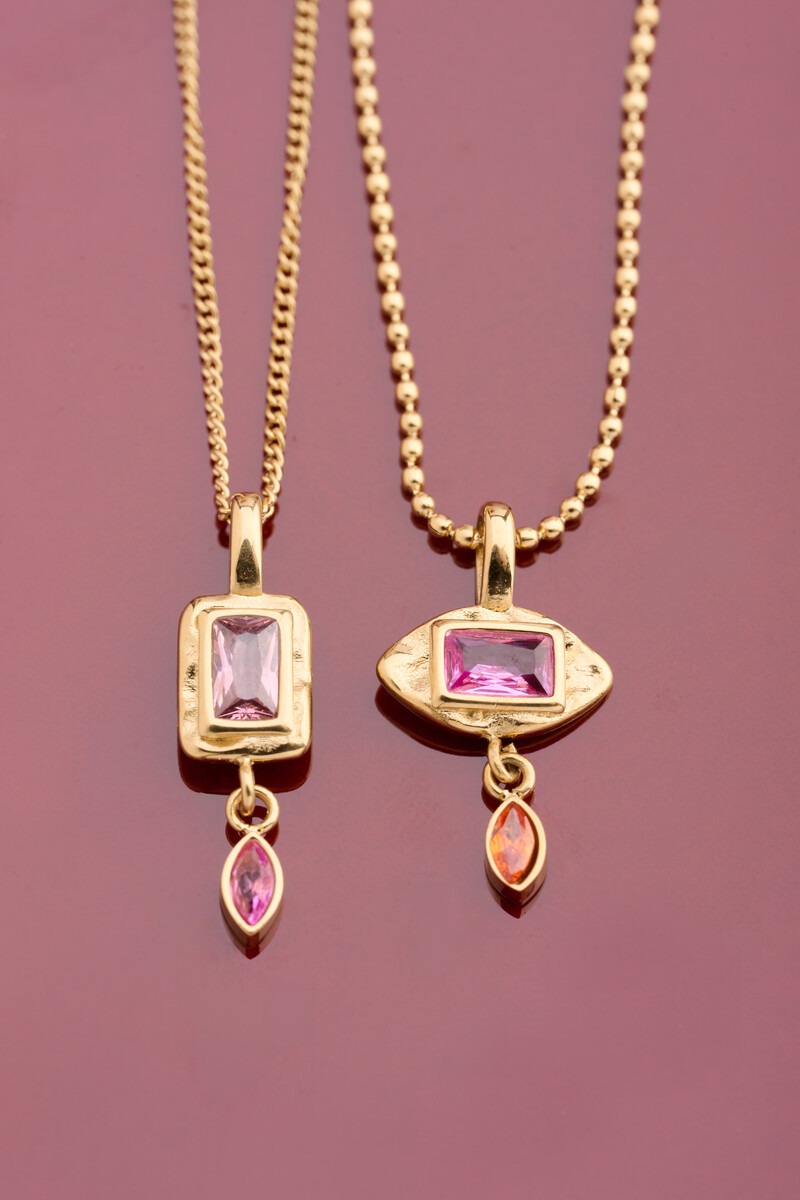 Vintage necklace with square pink rhinestone | My Jewellery