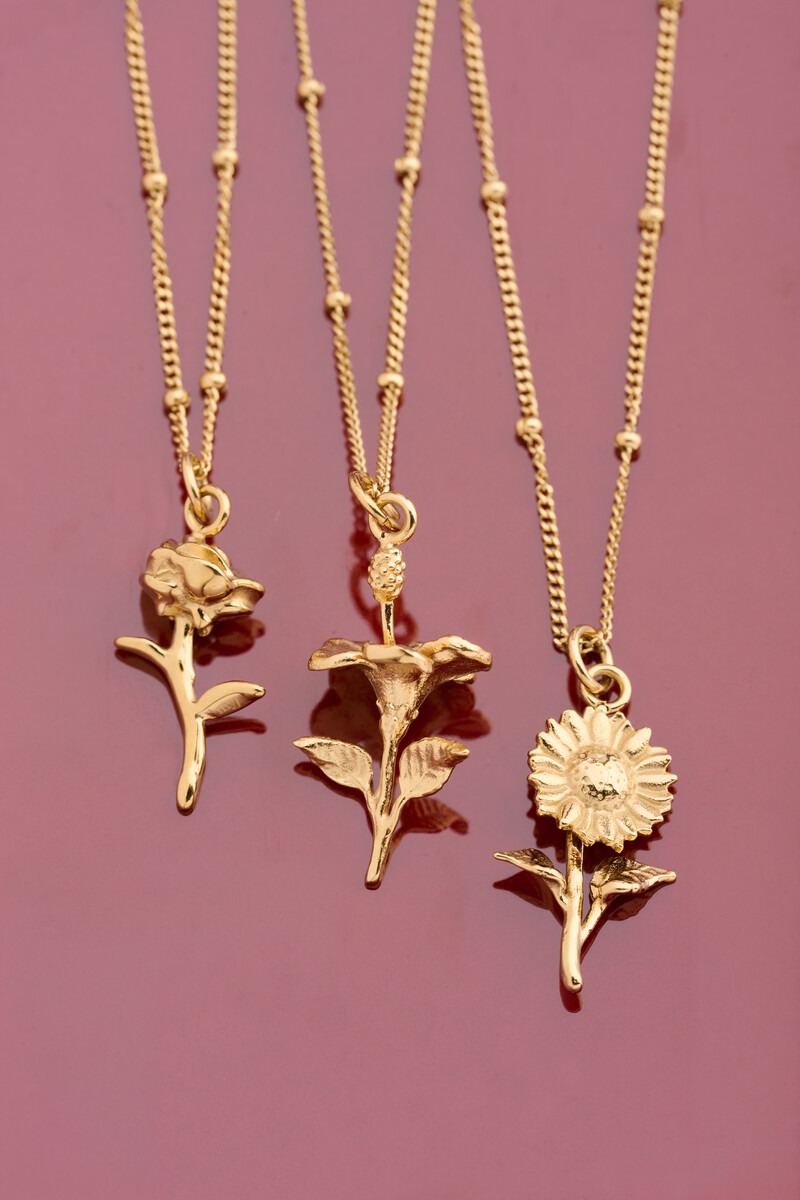Vintage necklace with dots and hibiscus | My Jewellery