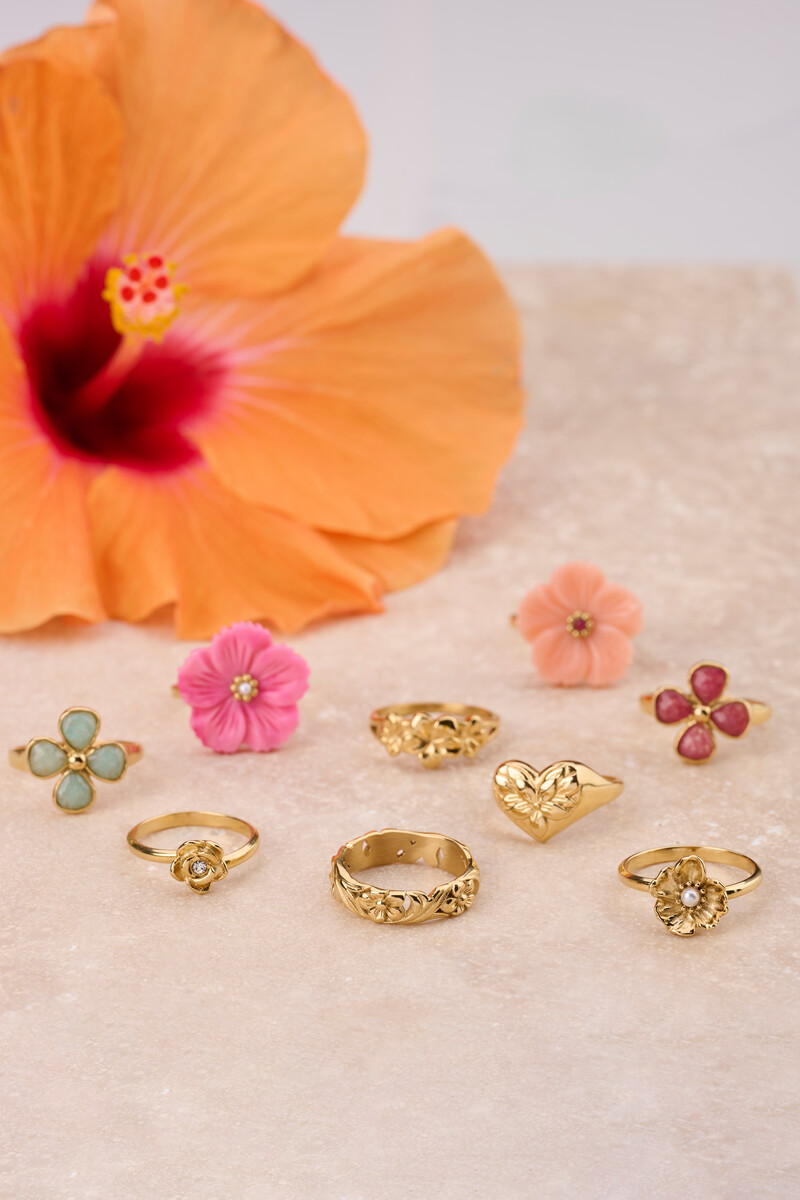 Botanical ring with vintage flowers | My Jewellery