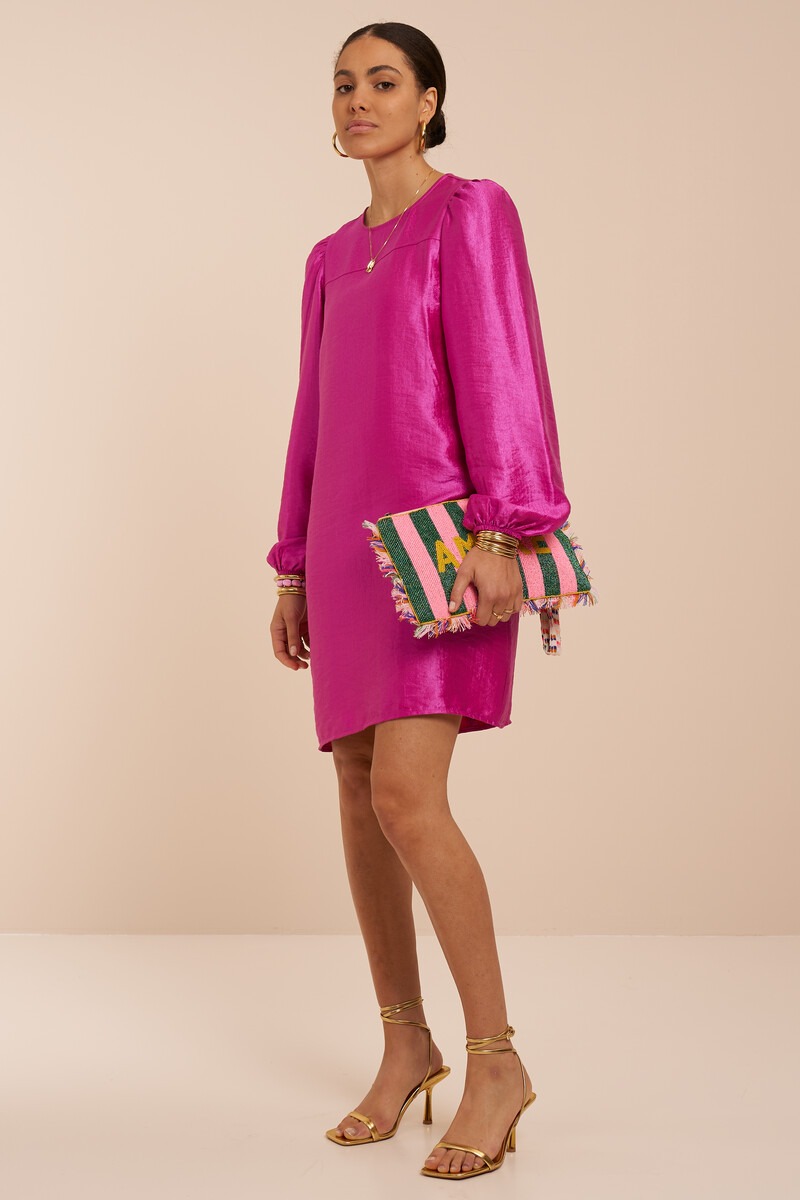 Fuchsia jurk met lange pofmouwen