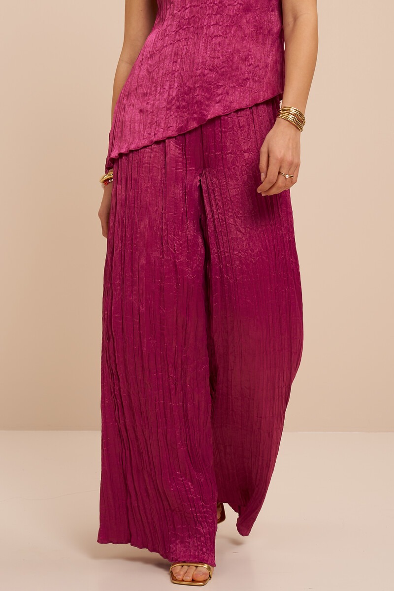 Fuchsia wide-legged textured pants | My Jewellery