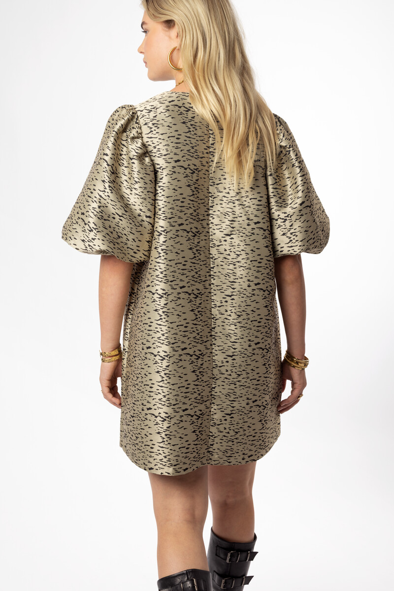 Gold-coloured dress with puff sleeves and animal print | My Jewellery