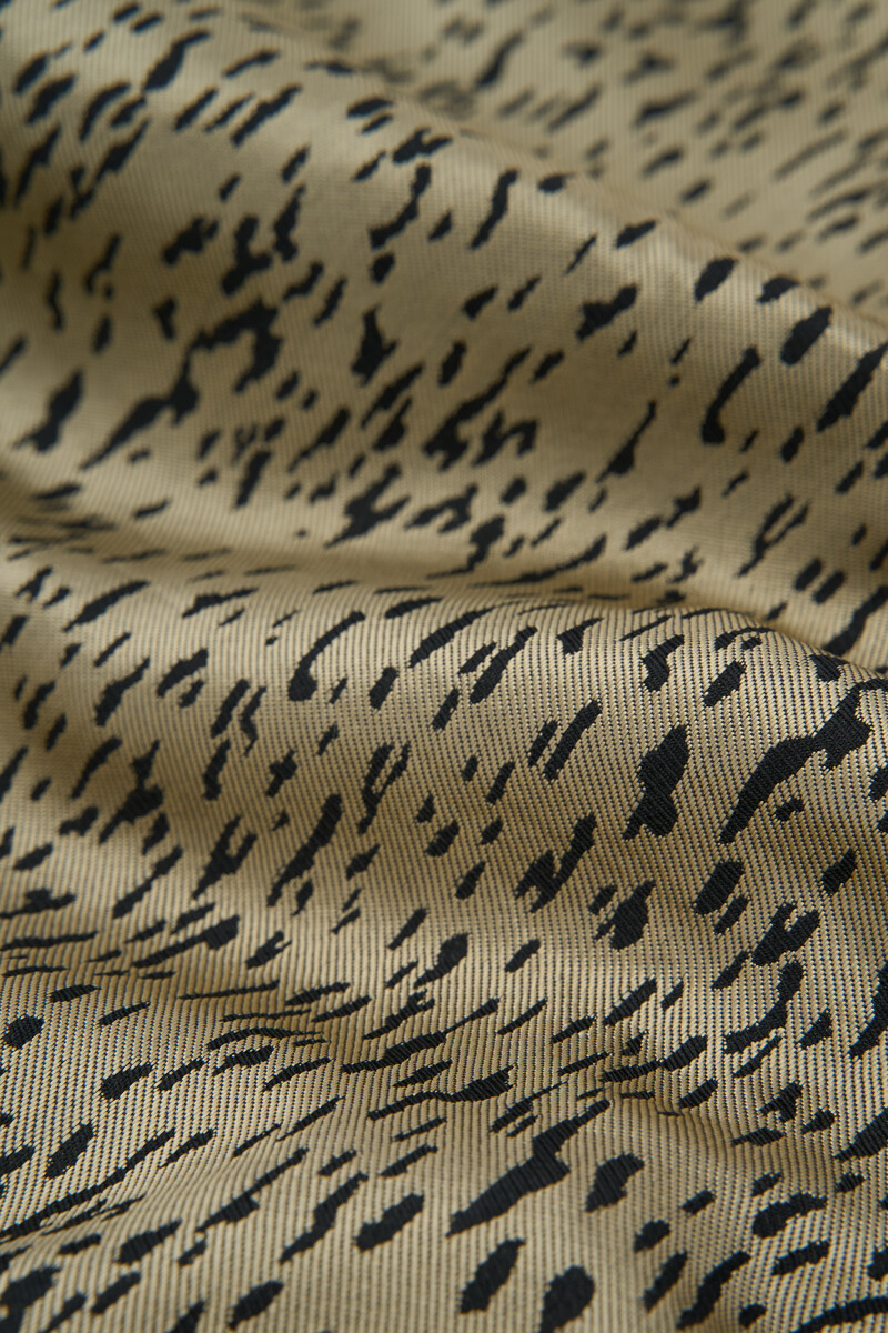 Gold-coloured dress with puff sleeves and animal print | My Jewellery