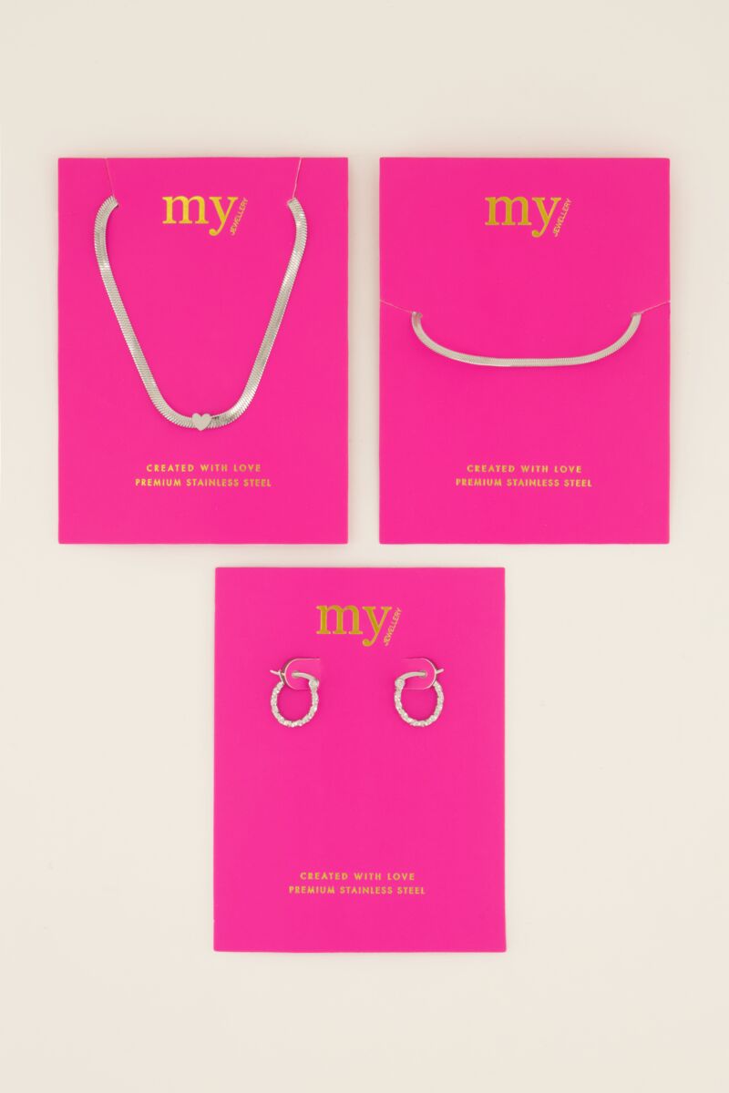Gift box with timeless jewellery