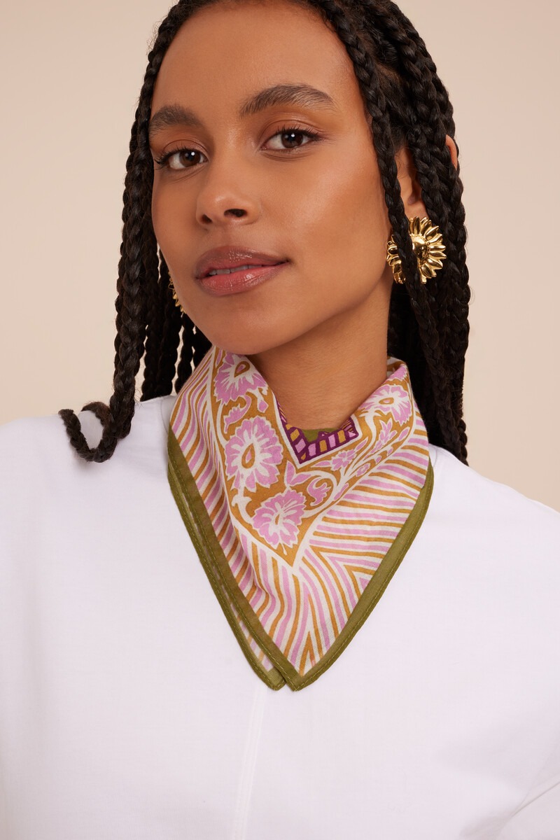 Green scarf with floral print | My Jewellery