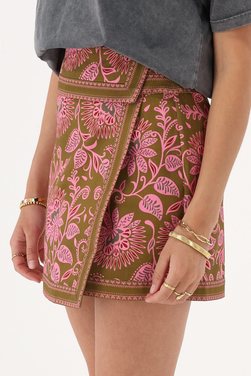 Green skirt with overlap & pink flowers | My Jewellery