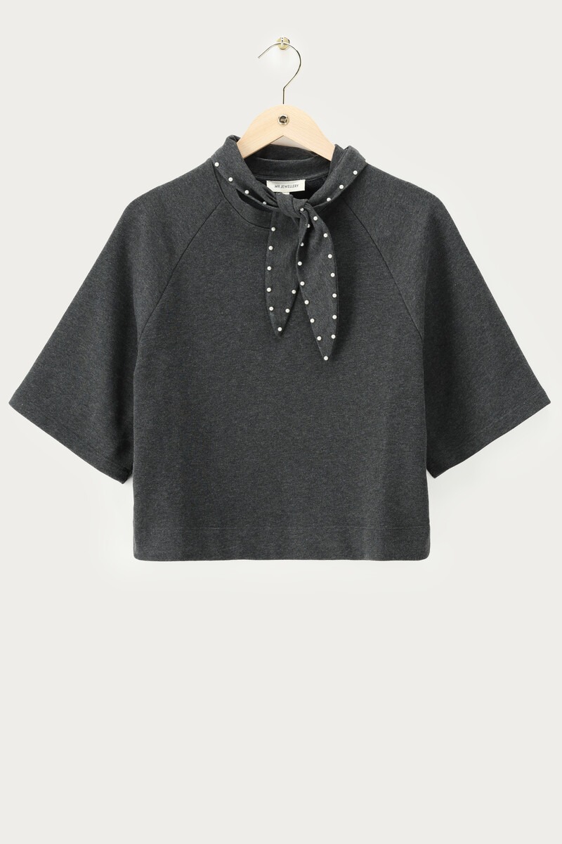 Grey sweatshirt with short sleeves and faux pearls | My Jewellery