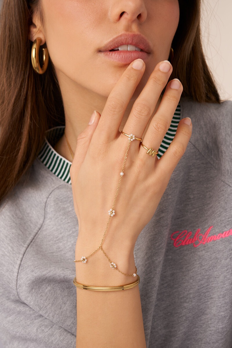 Hand chain with faux pearl flowers | My Jewellery