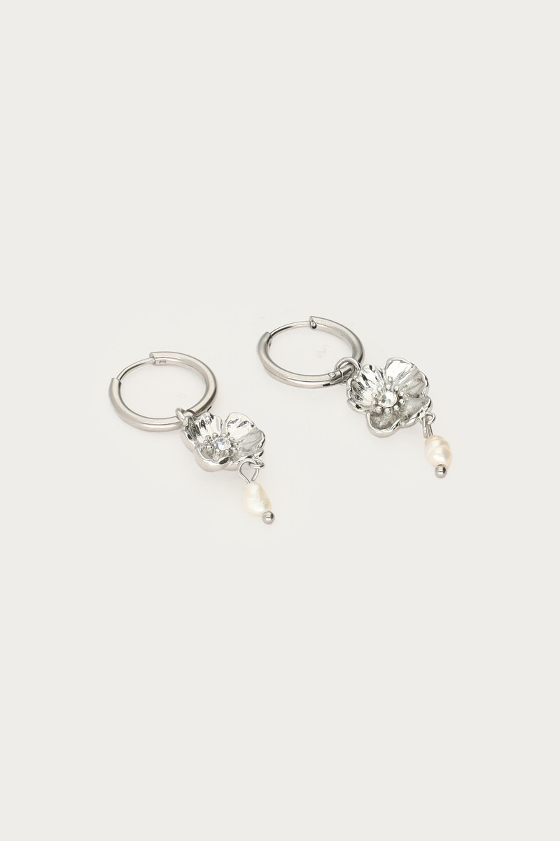 Hoop earrings with ranunculus flower and freshwater pearls | My Jewellery