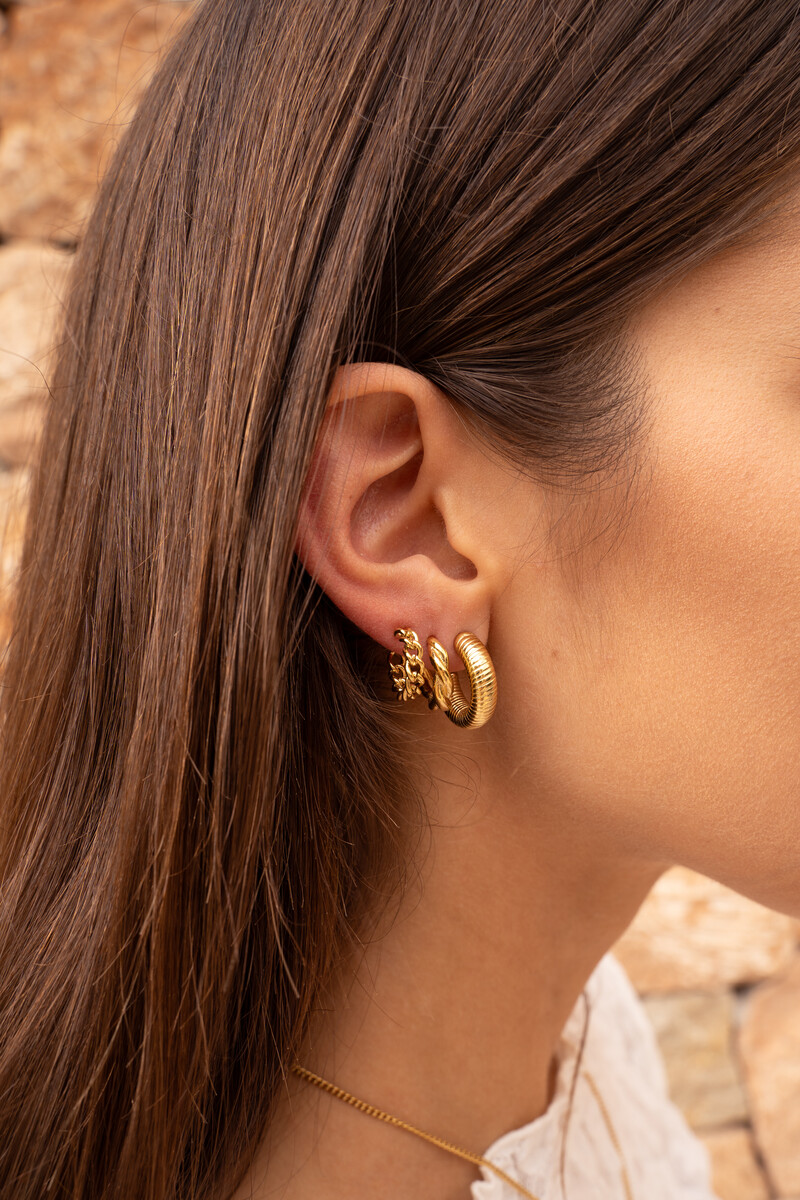Earring with twisted detail  | My Jewellery