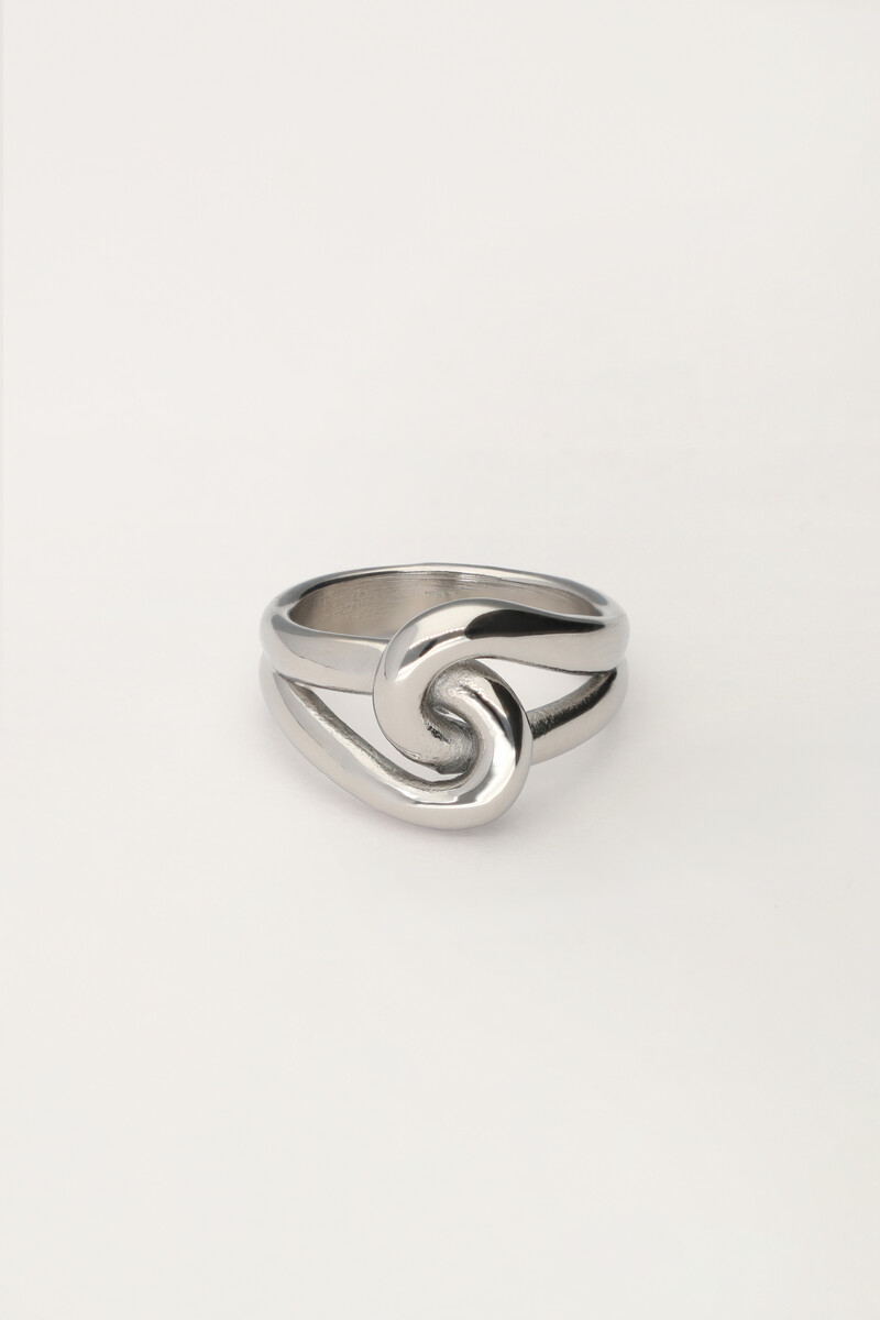 Iconic ring met lus