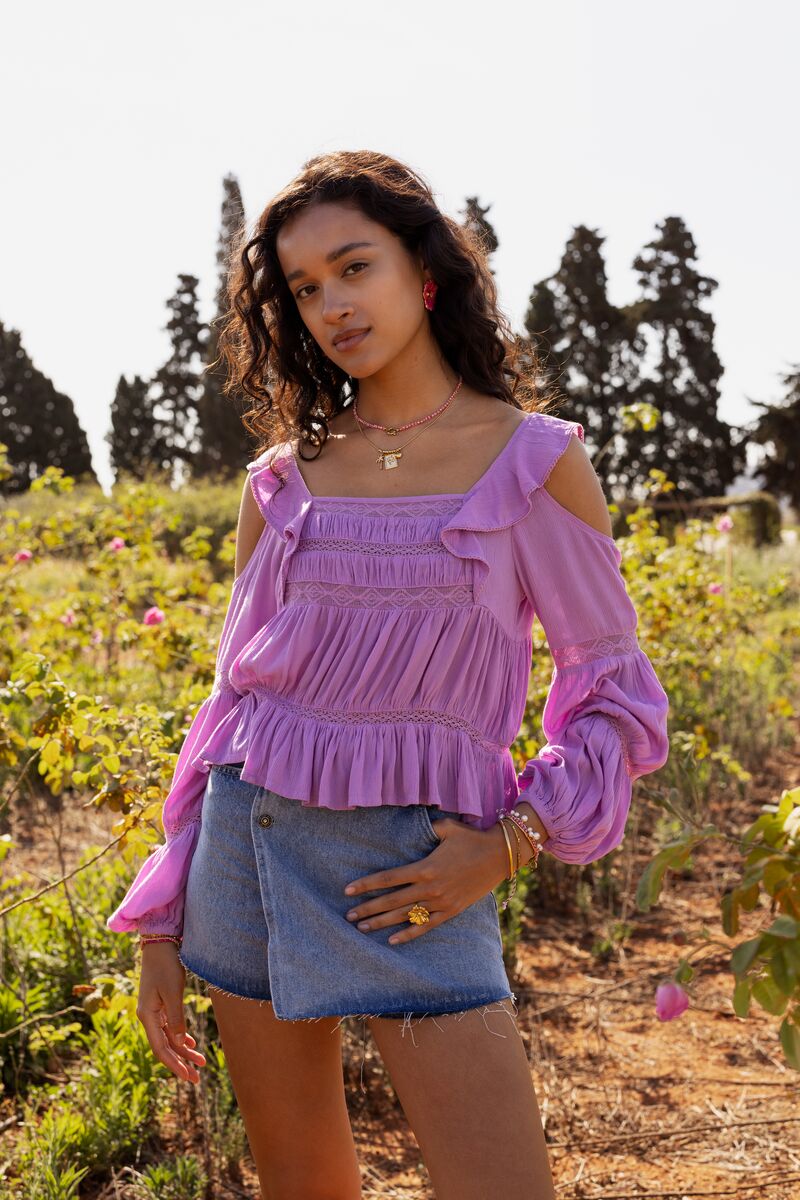 Purple top with long sleeves and ruffles | My Jewellery