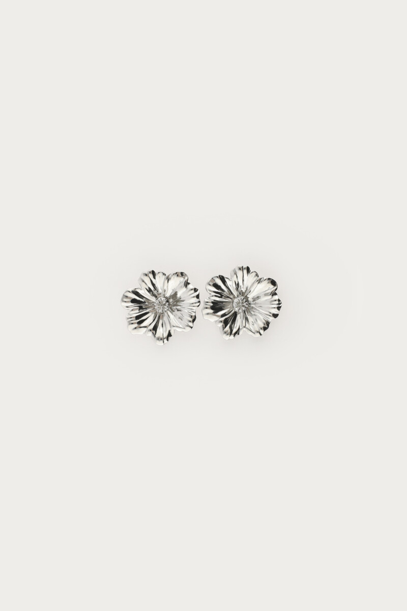 Island studs oorbellen met bloemen