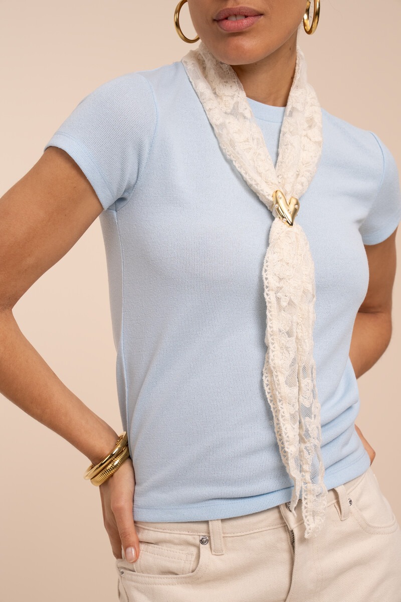 Lichtblauwe basic top met korte mouwen