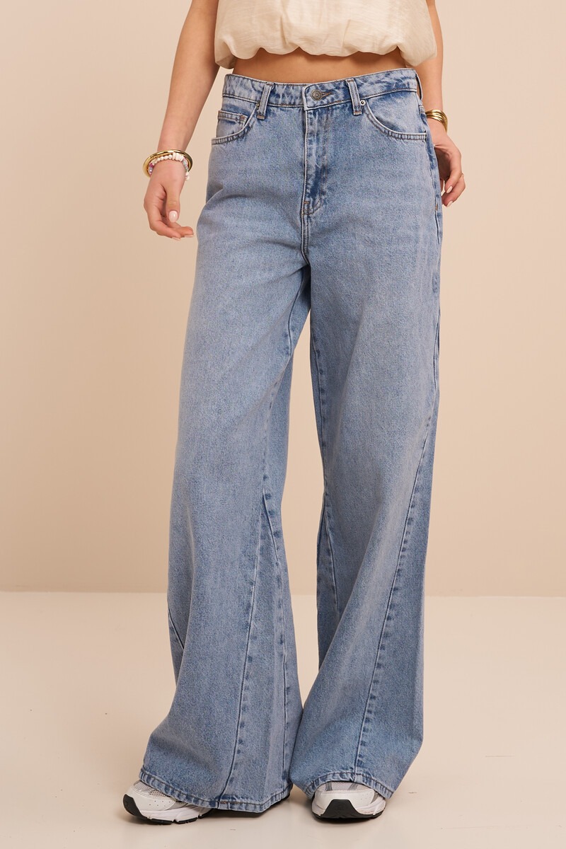 Light blue denim flared jeans | My Jewellery