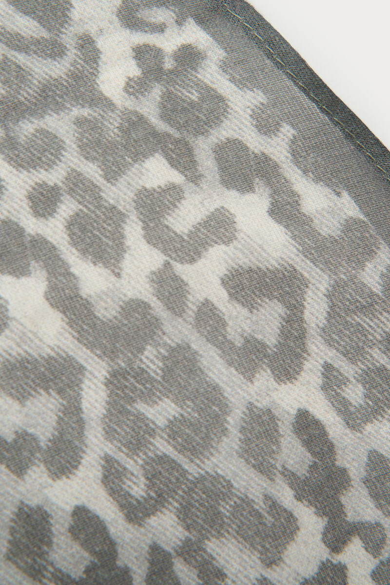 Brown light scarf with leopard print | My Jewellery