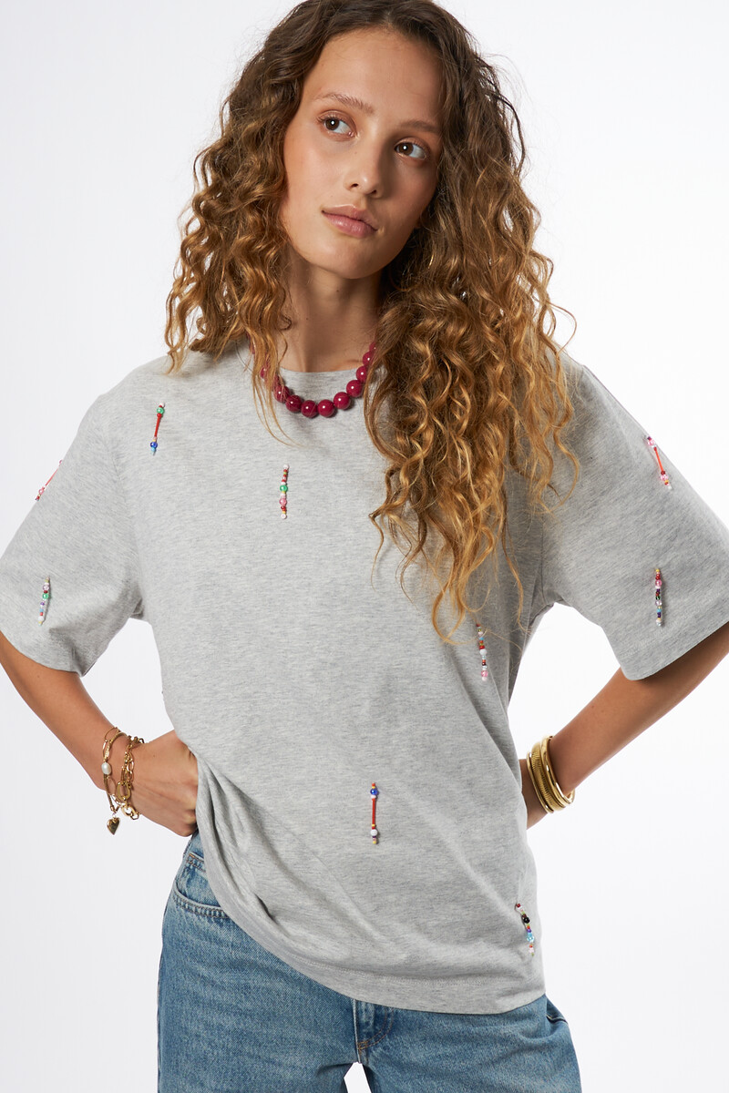 Light grey T-shirt with coloured beaded fringes | My Jewellery
