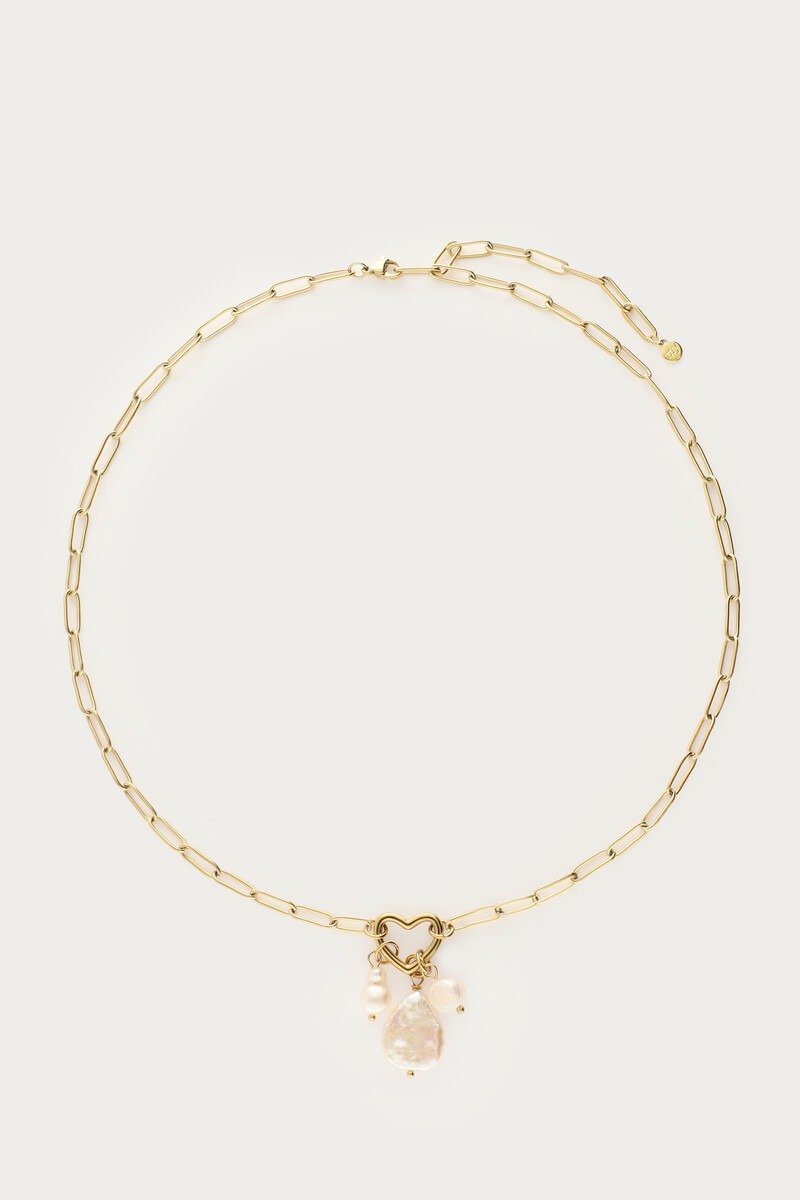 Chain necklace with heart and natural pearls