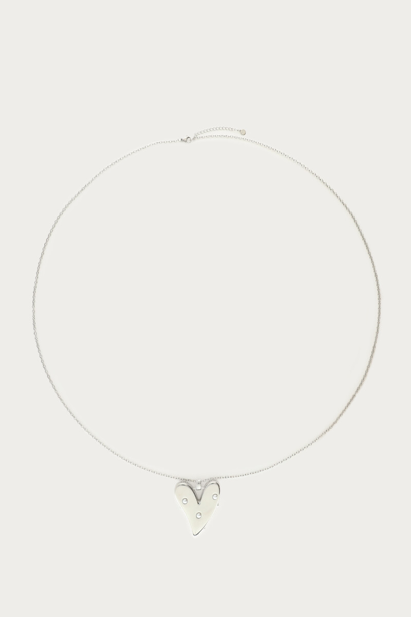 Long necklace with heart charm & faux pearls