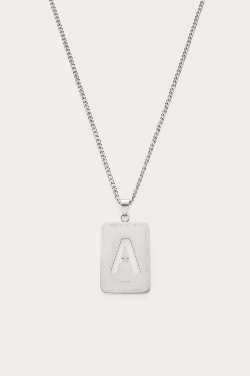 Lange Kette mit quadratischem Initial-Anhänger