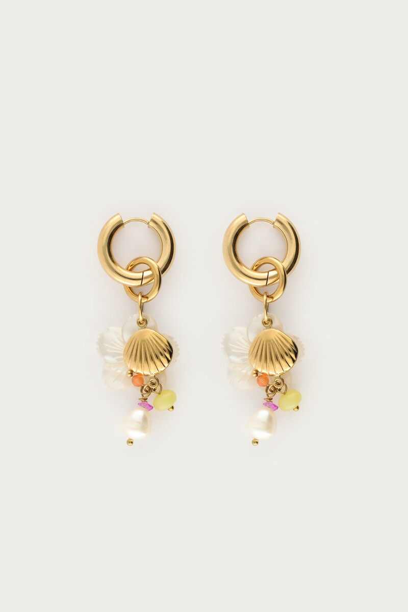 Mer oorringen witte kralen en schelp