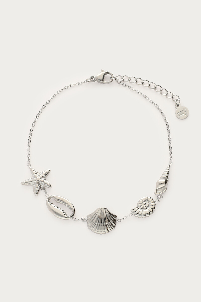 Mer minimalist bracelet with shells