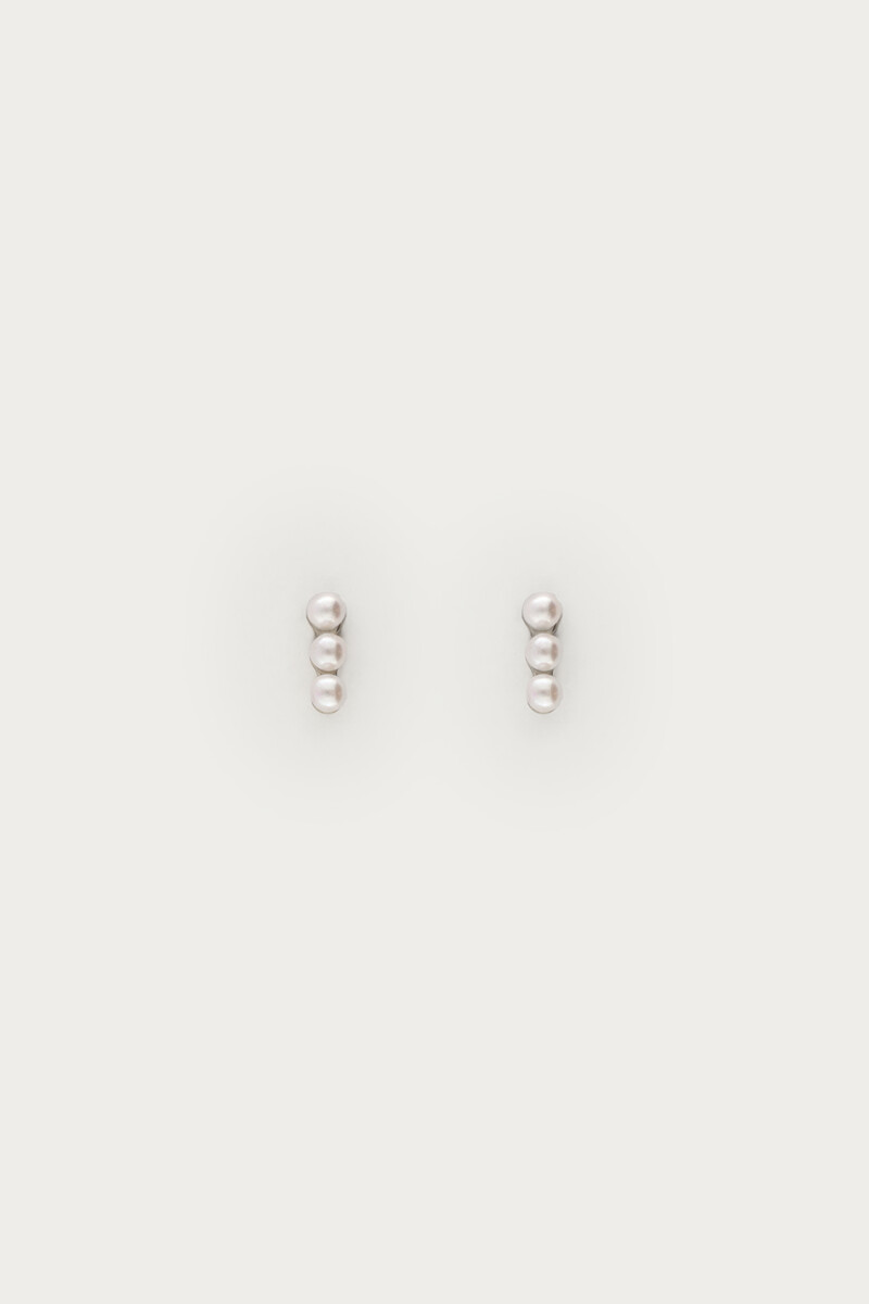 Midnight studs with three faux pearls | My Jewellery