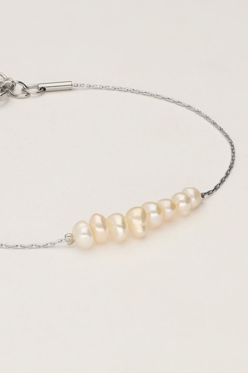 Minimalist bracelet with multiple pearls | My Jewellery