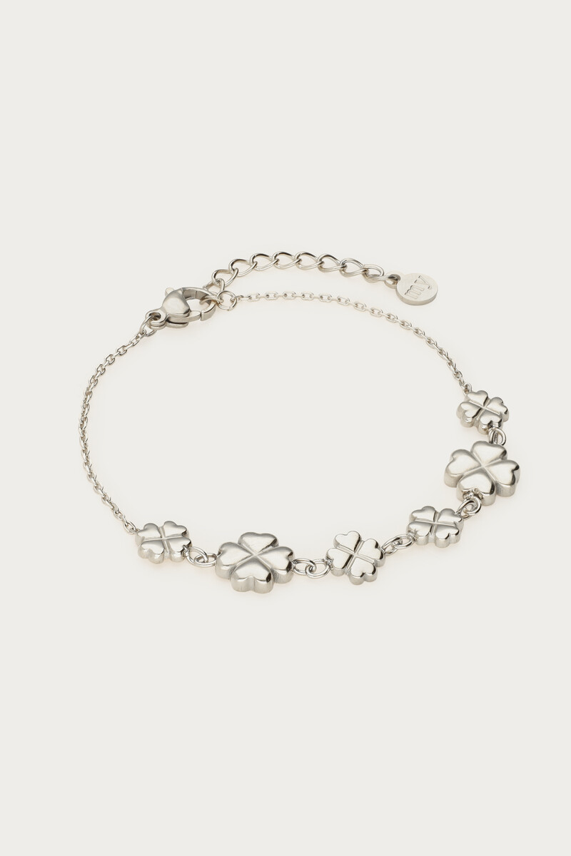 Minimalist bracelet with six clovers | My Jewellery