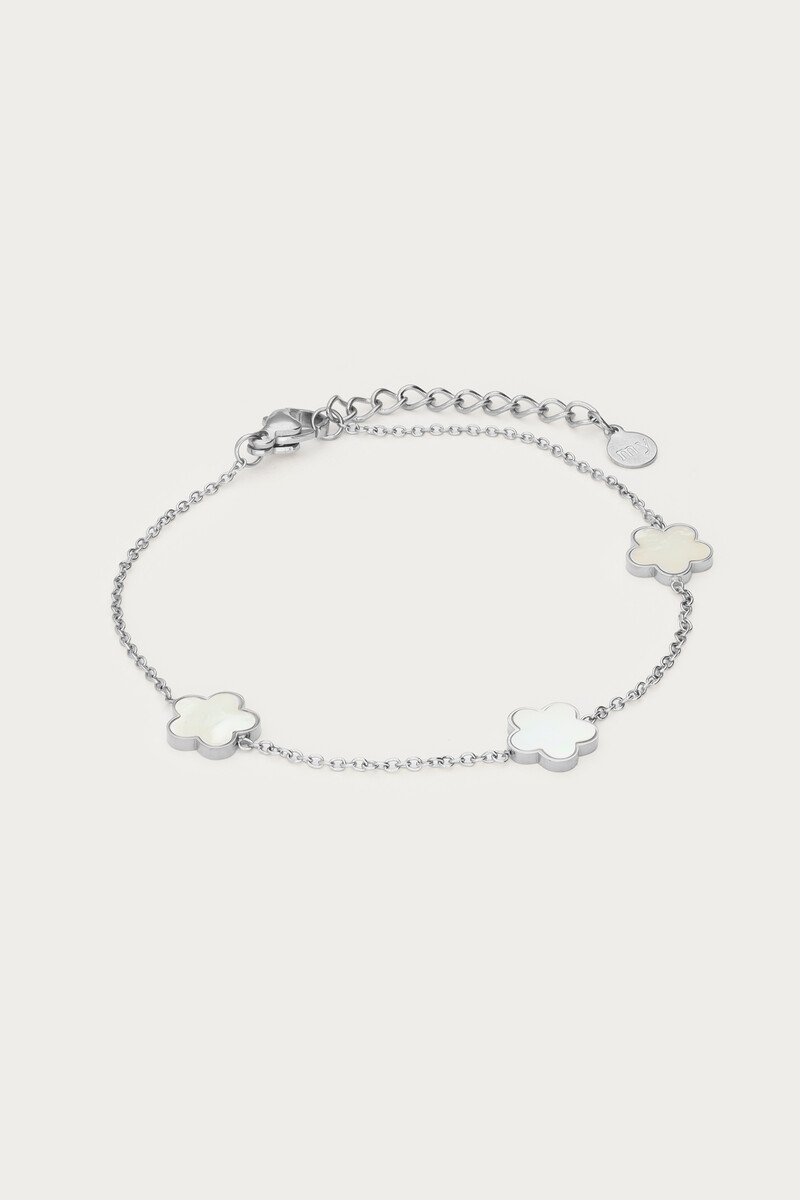 Minimalist bracelet with three mother of pearl flowers | My Jewellery