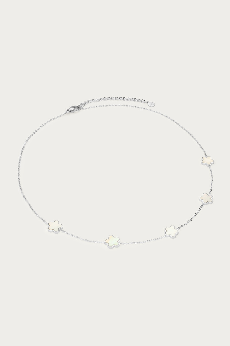 Minimalist necklace with mother of pearl flowers | My Jewellery
