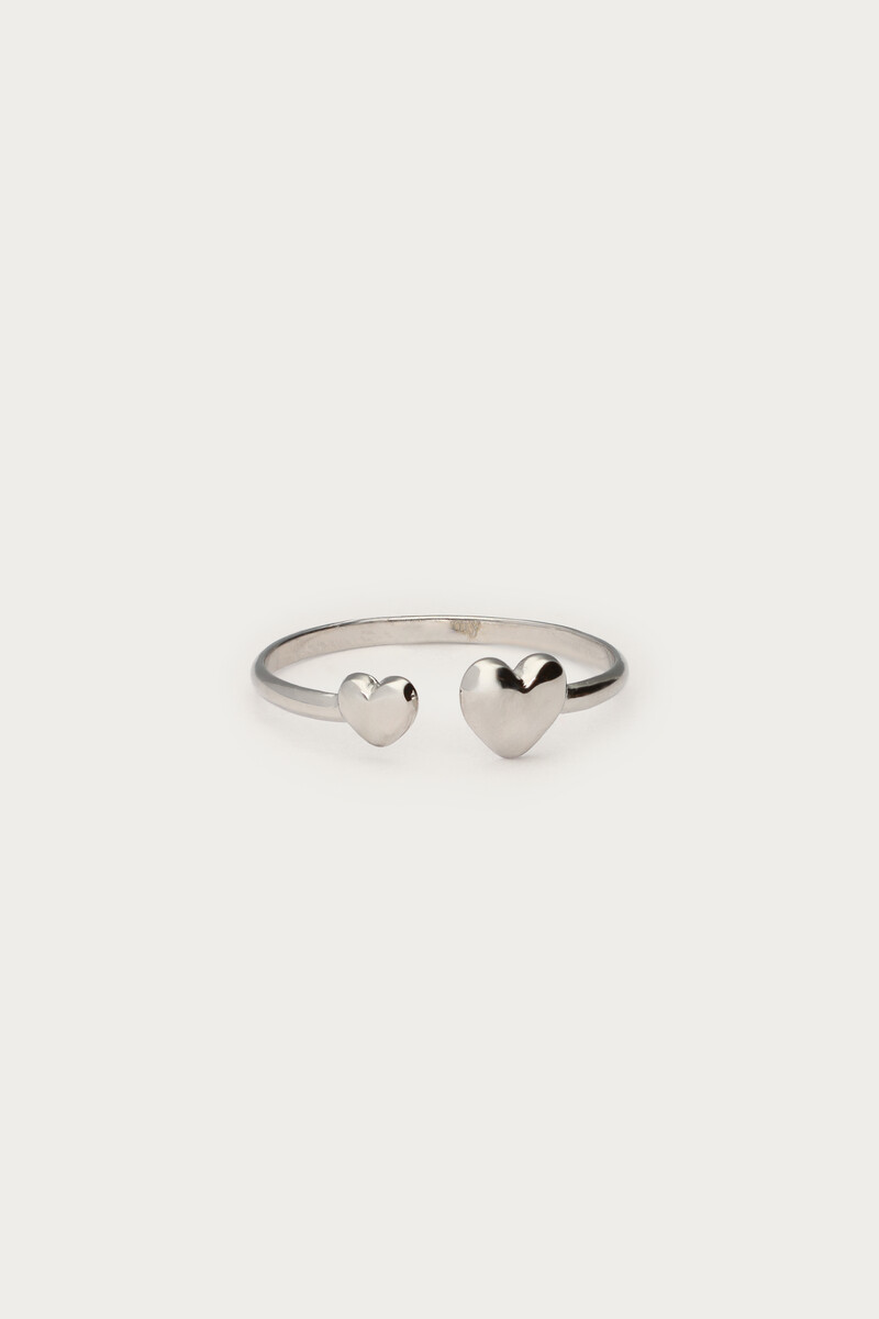 Minimalist ring with double heart