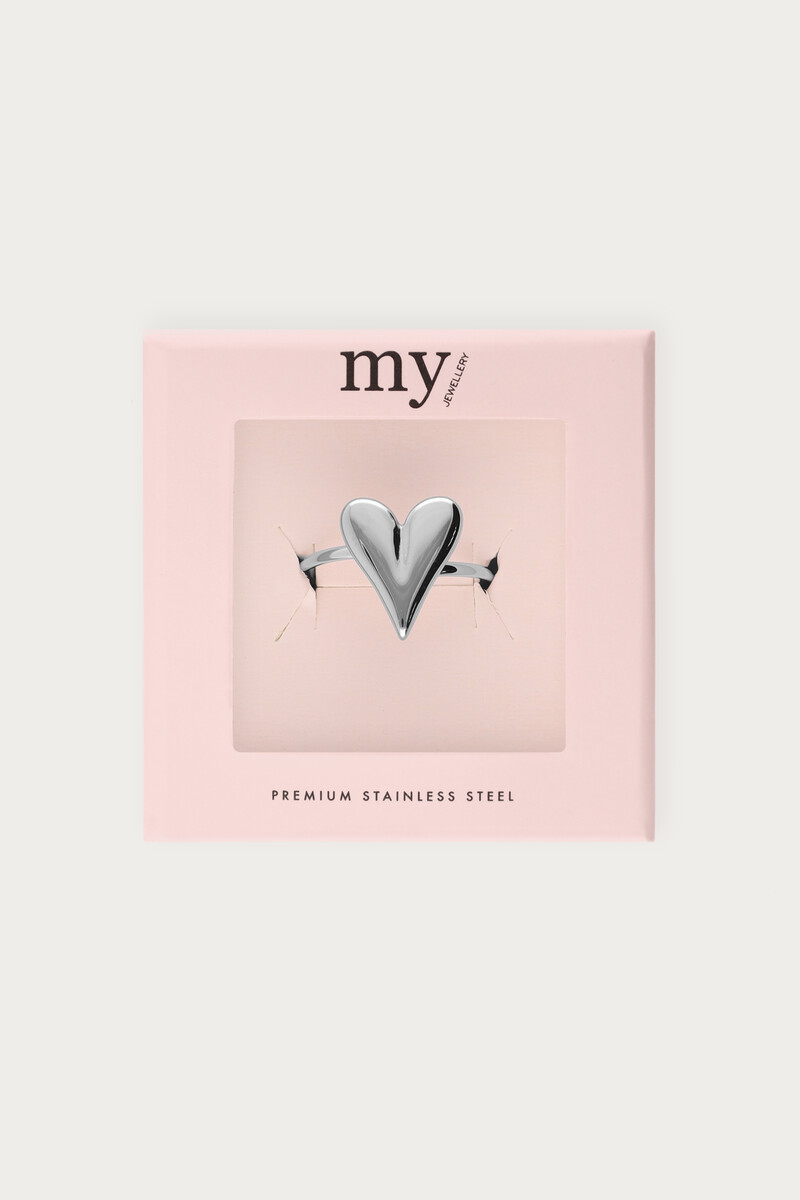 Minimalist ring with statement heart | My Jewellery