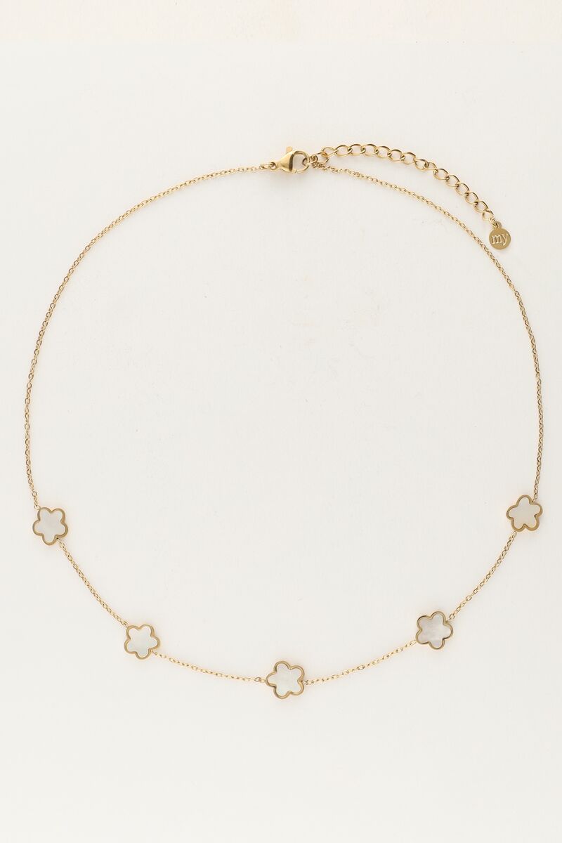 Minimalistische ketting met parelmoer bloemen