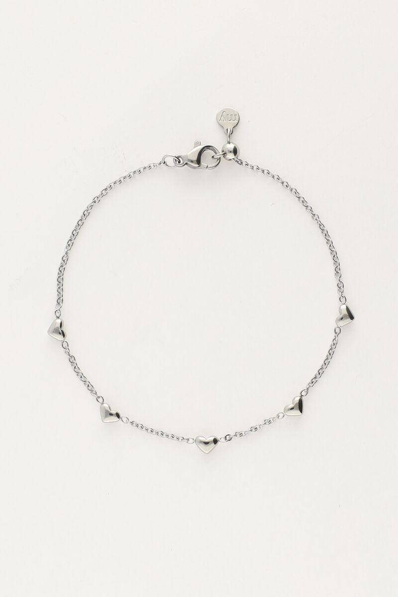 Armband met kleine hartjes