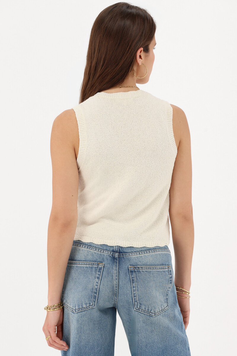 White vest with scalloped edge | My Jewellery