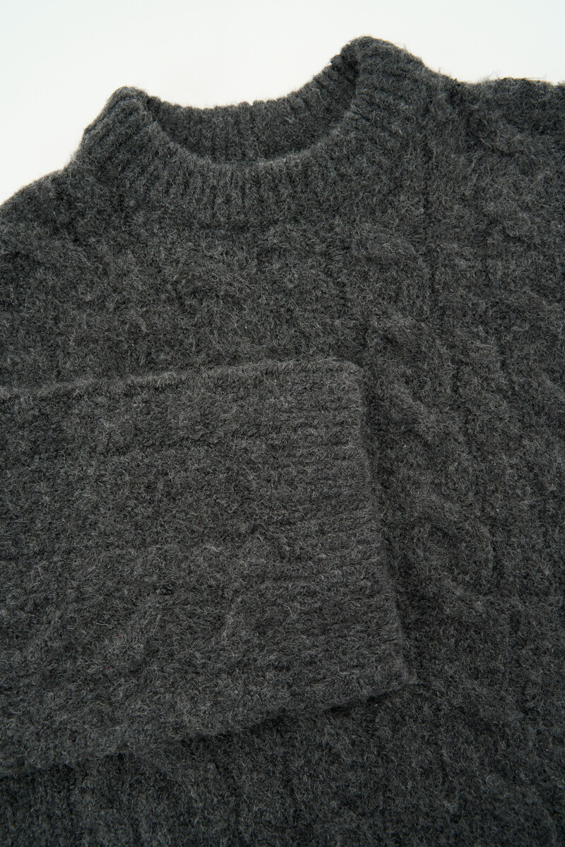 Dark grey oversized cable sweater | My Jewellery