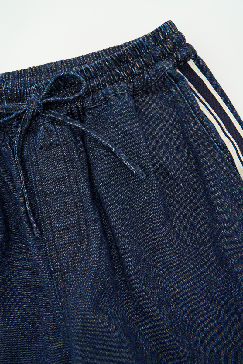 Dark blue denim trousers in sporty look | My Jewellery