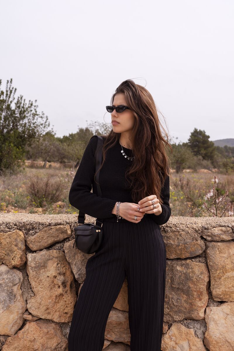 Black sweater with tie-back | My Jewellery