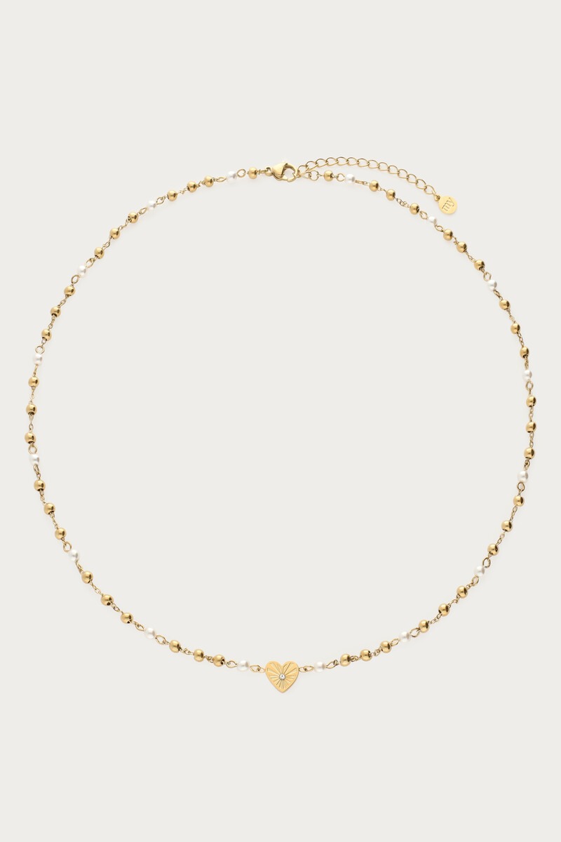 Necklace with heart and faux pearls