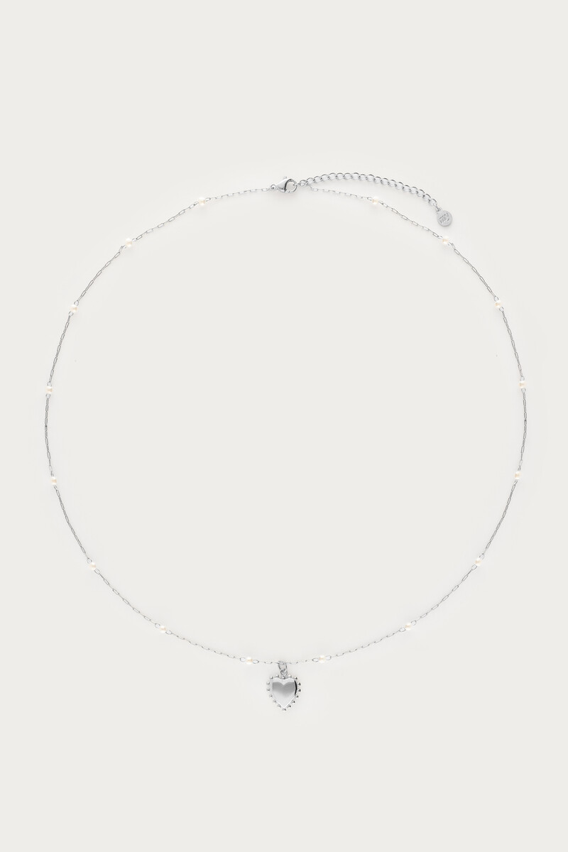 Necklace with heart charm & faux pearls