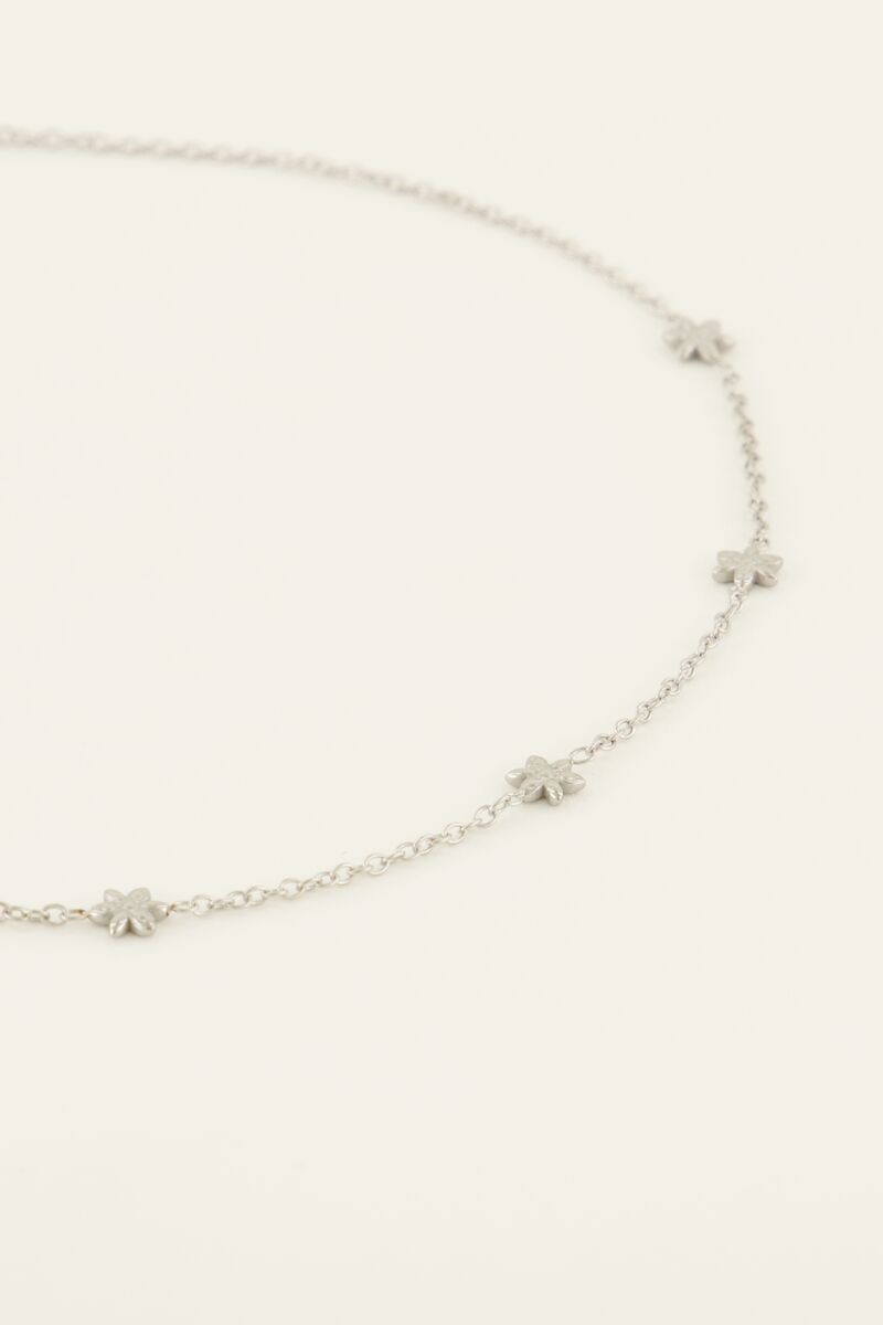 Necklace with multiple flowers | My Jewellery