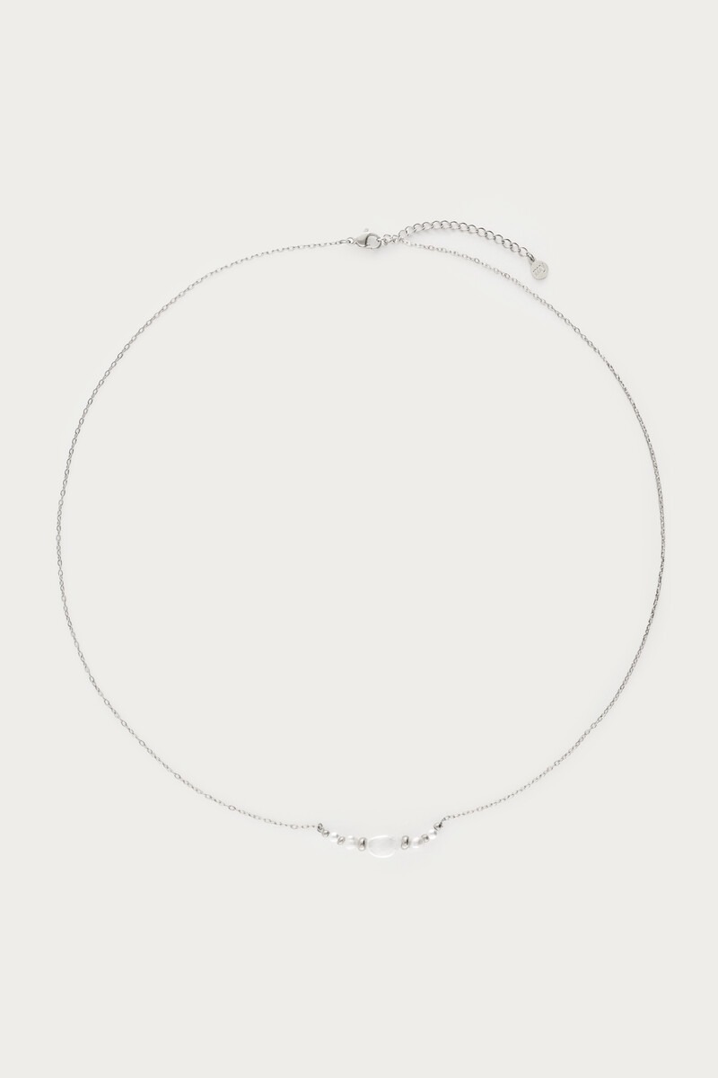 Ketting met natuurlijke parels en kralen