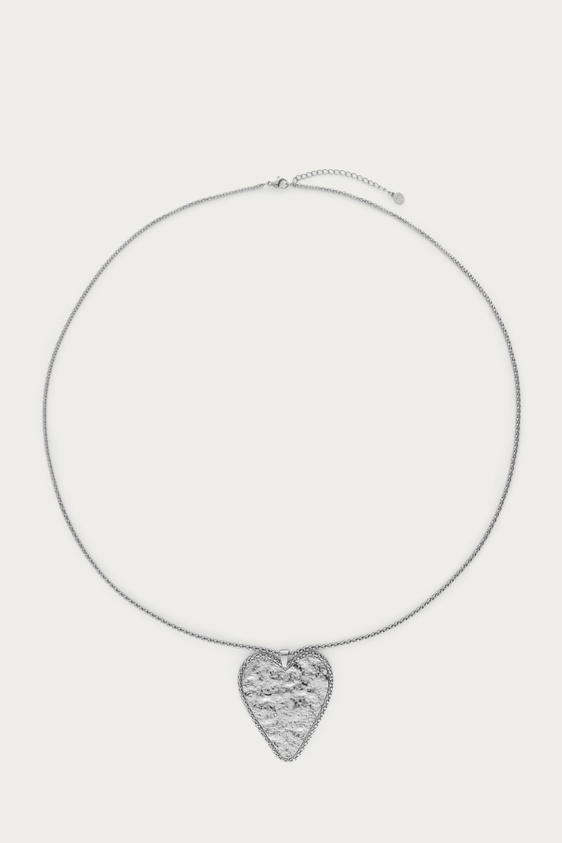 Nomads long necklace with statement heart