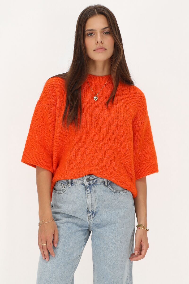 Orange sweater with short sleeves My Jewellery